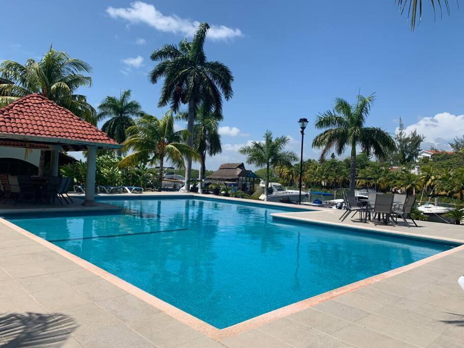 Chic Lagoon Front Villa By Casa Paraiso Cancun Exterior photo